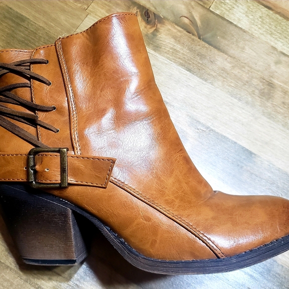 SALE 🔥⏰☠ Milano Tan Ankle Booties with Lace Detail - Picture 4 of 10